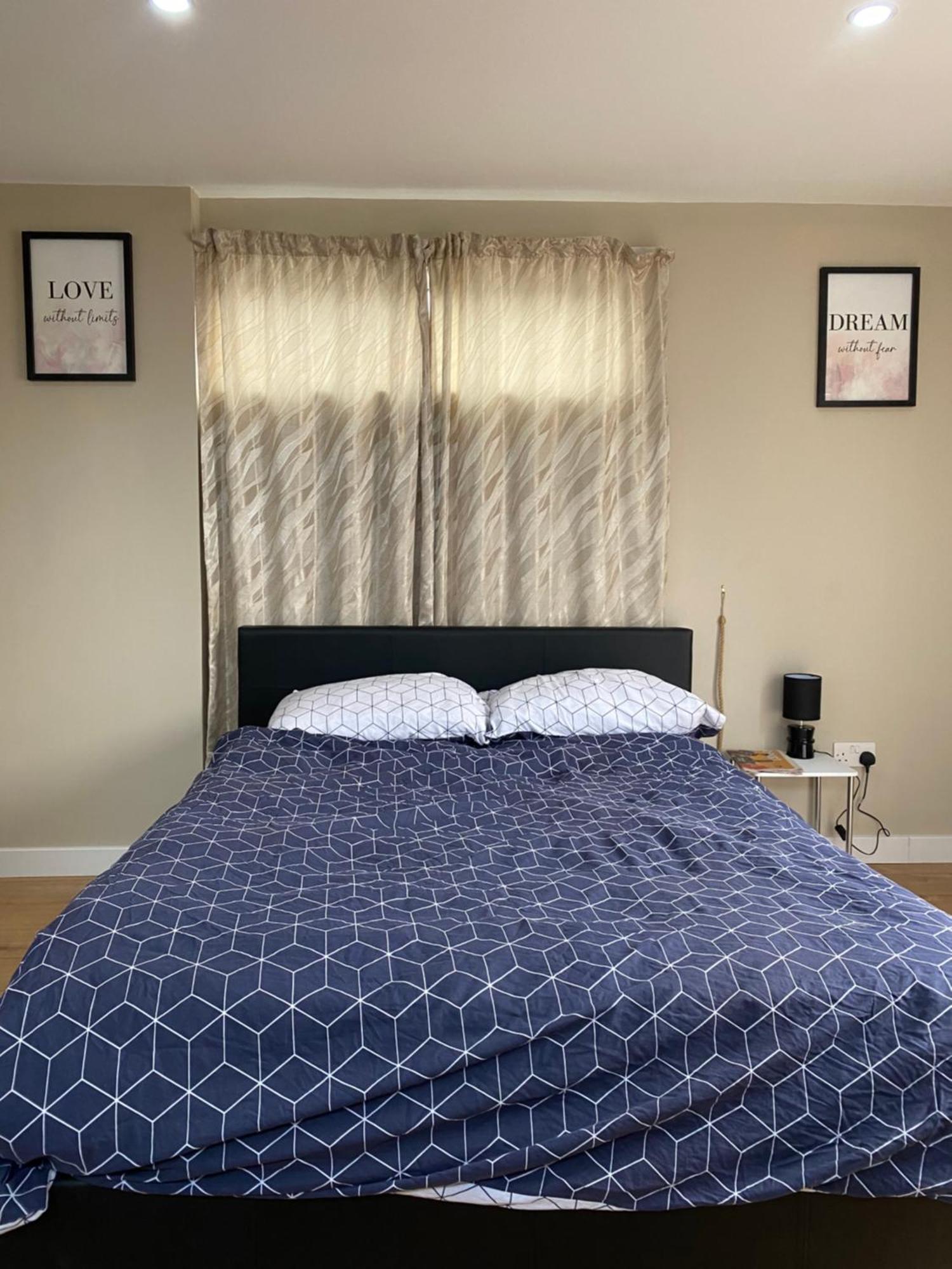 A Spacious Double Bed Studio Stoke-on-Trent Exteriér fotografie